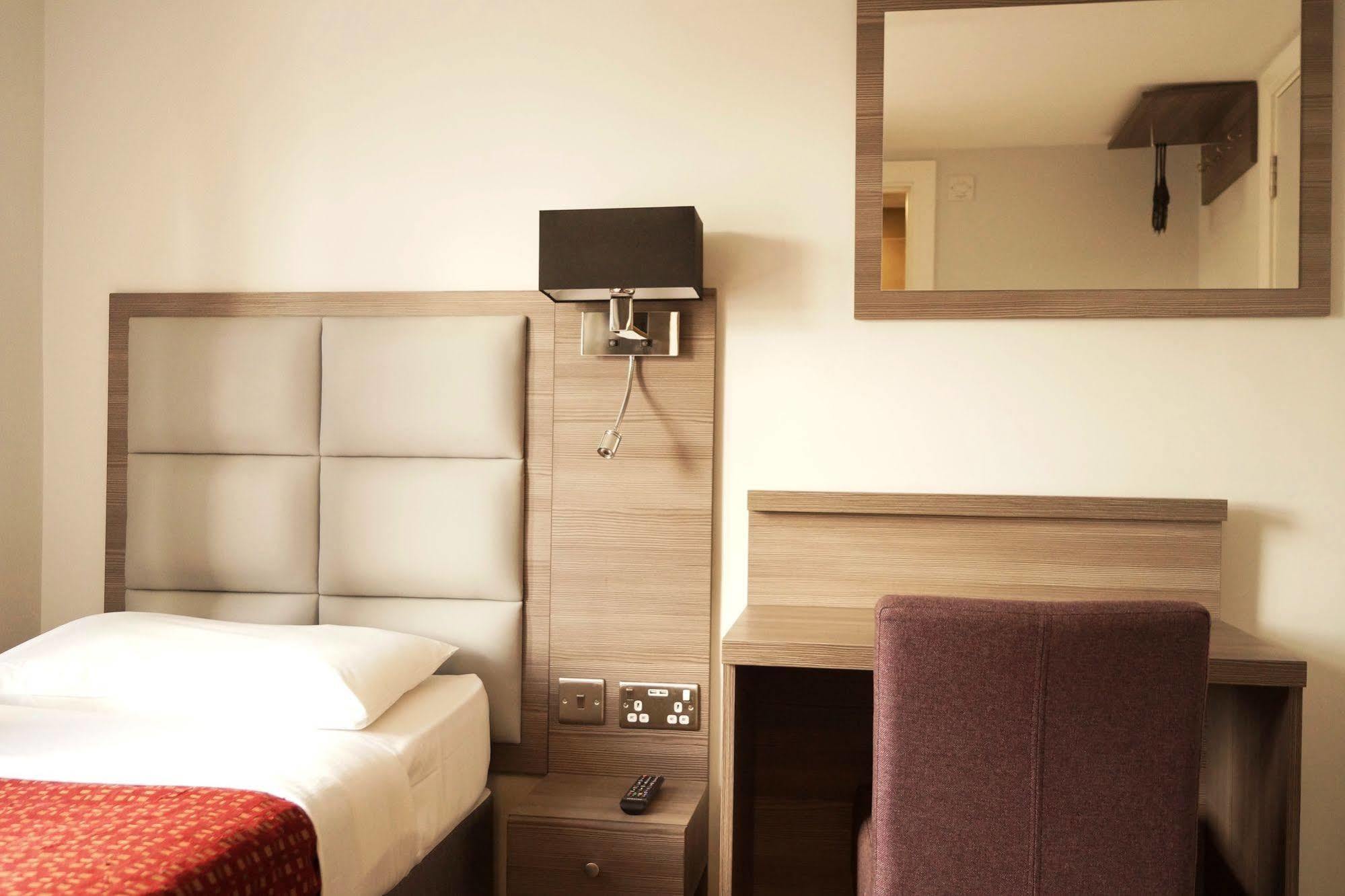Comfotel PRPL Londra Esterno foto